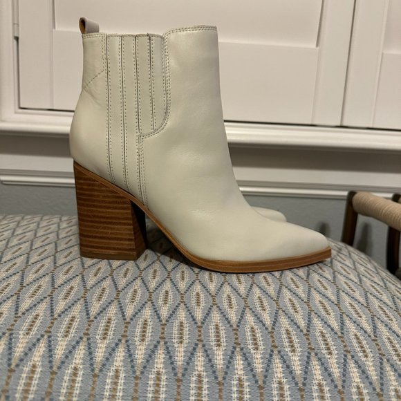 Marc Fisher LTD Ivory Oshay Pointed Toe Bootie - NEVER WORN - NEW OUT OF BOX - Picture 3 of 5